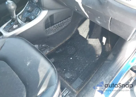 2018 Jeep Compass Latitude 4X4 z USA, uszkodzony, nr VIN 3C4NJDBB8JT150094